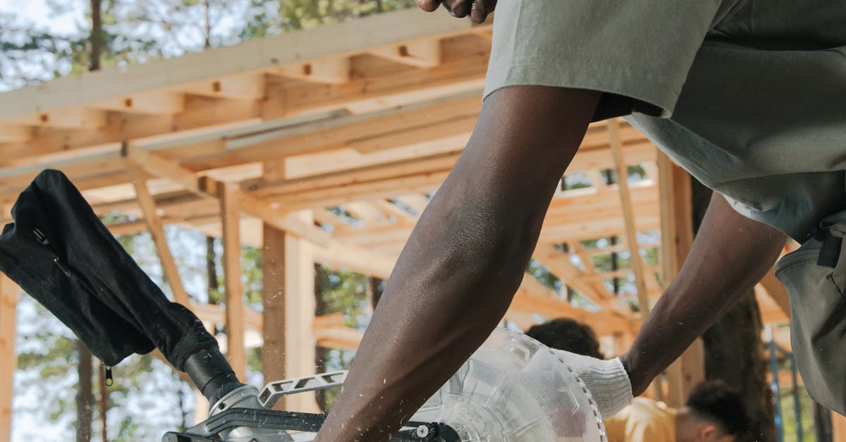 Comparing Nail Guns for Different Carpentry Applications